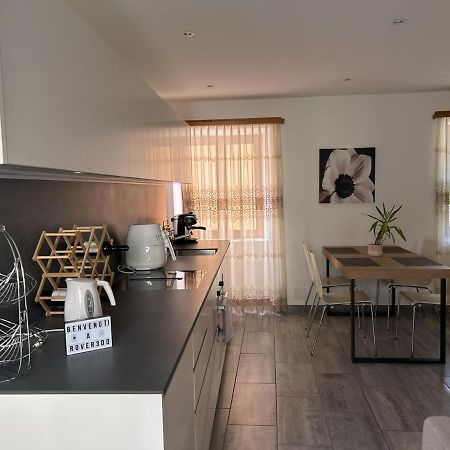 A Hilarious Hideaway In Roveredo Apartman Kültér fotó